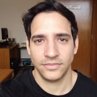 Foto de Nadin Garcia, especialista em UX/Design
